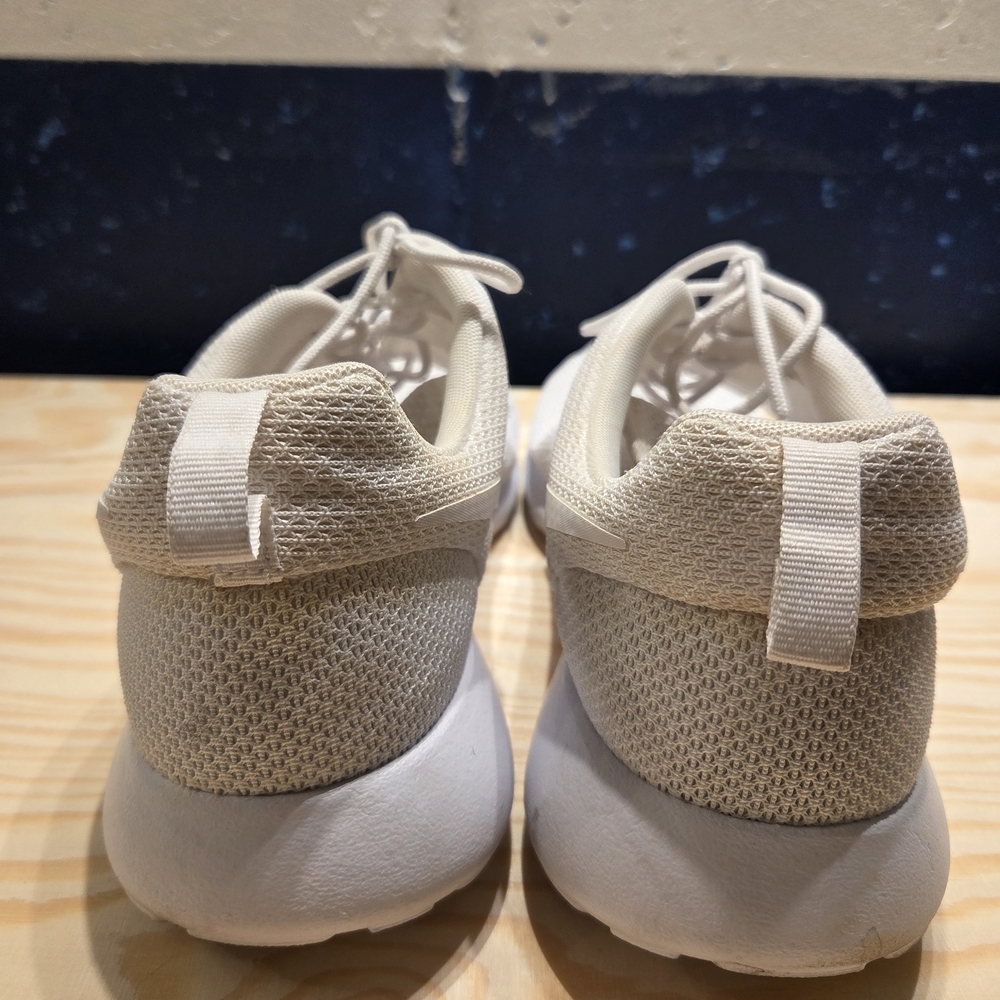 Nike Roshe One Triple White Men's Shoes (Size 12) - Picture 6 of 10